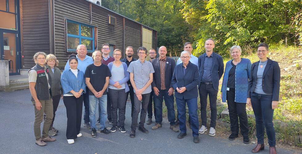 Archäologie und Forstwirtschaft im Dialog: MonuWoods startet | Copyright: Die Projektpartner von MonuWoods beim Auftakttreffen am 5. Oktober 2026 im Landesamt für Archäologie Sachsen in Dresden.