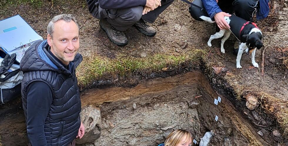 Vzácná návštěva a mikroarcheologie v Sauschwemme