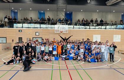 Harlem Globetrotters navštívili turnaj U12 v Drážďanech