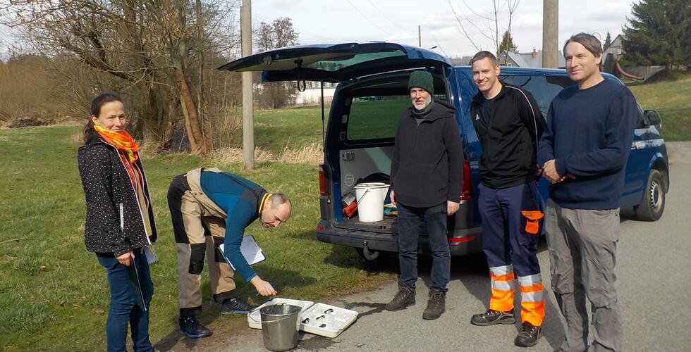 Gemeinsame Probenahme an Wasserläufen  Spree, Rosenbach, Ritterbach