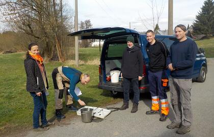 Gemeinsame Probenahme an Wasserläufen  Spree, Rosenbach, Ritterbach