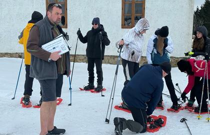 Procházky na běžkách a sněžnicích