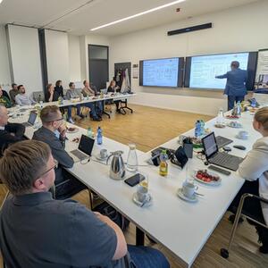 Erfolgreicher Workshop zur Bestimmung der Schubeigenschaften von faserverstärkten Kunststoffen am SLK der TU Chemnitz #1