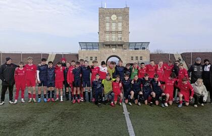 Trainer des FC Slavia Karlovy Vary zum Leistungsvergleich der U15 in Zwickau