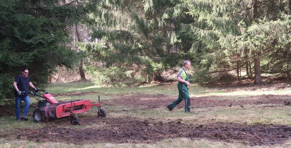 Návštěva lokalit německého PP a společná péče o ně - péče o vřesoviště, rašeliniště a louky