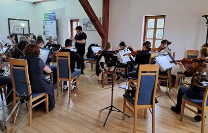 Víkendová zkouška symfonického orchestru