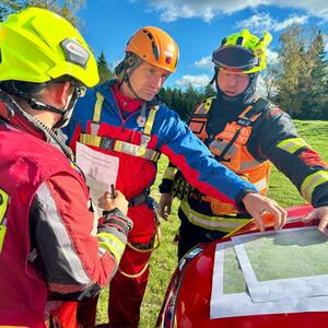 Závěrečné společné cvičení roku 2025 – K záchraně osob včetně transportu z náročného terénu #2