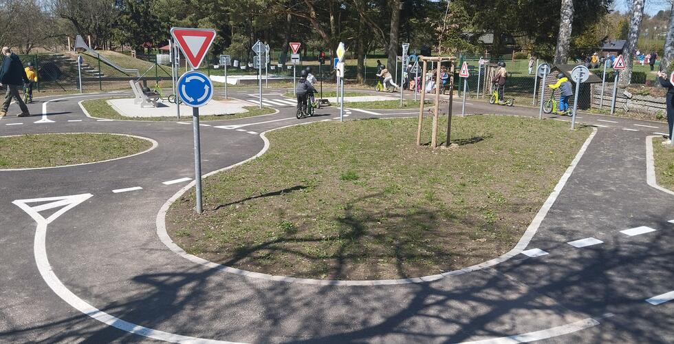 Feierliche Eröffnung des Verkehrsspielplatz und des Nutzgartens