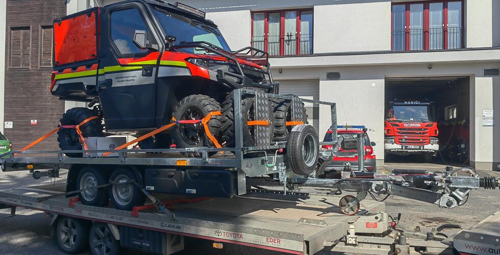 Dobrovolní hasiči v Jablonném v Podještědí dostali techniku a vybavení na hašení lesních požárů