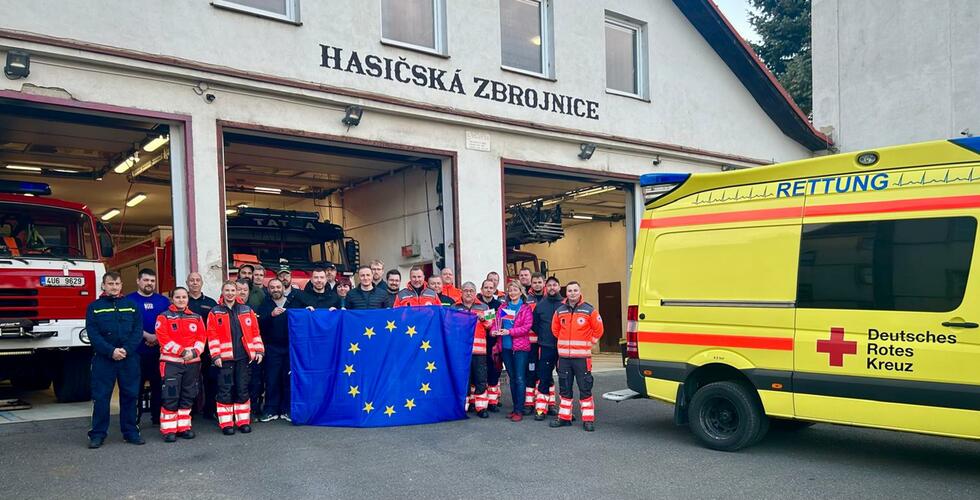 Gemeinsame Schulung zum Thema - Gemeinsame Feuerwehrterminologie, um die Sprachbarriere zwischen Feuerwehrleuten und Rettern abzubauen