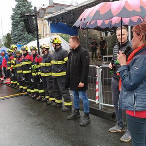 Öffentliche Veranstaltung mit einer Demonstration der Zusammenarbeit zwischen den Feuerwehrleuten von Velký Šenov und den Rettungskräften der DRK Sebnitz, einschließlich der feierlichen Übergabe des Q #2