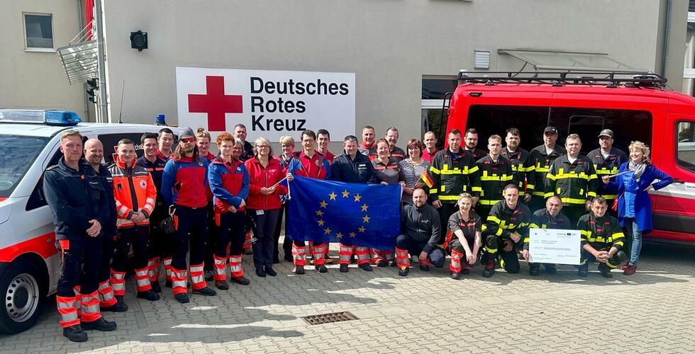 Rettung von Personen einschließlich Transport aus schwierigem Waldgelände;