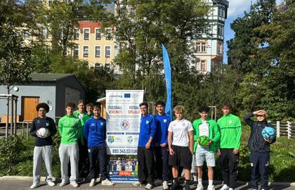 Fußball verbindet über Grenzen hinweg - Come Together