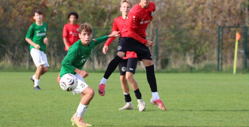 Die U15Teams treffen sich in Most - mit dabei Nicola Pelazza - Diagnostik | Copyright: Banik Most