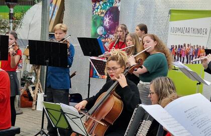 „Sind die Lichter angezündet“ (Jsou rozsvícená světla) – zahájení našeho živého adventního kalendáře