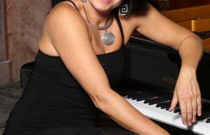 32. Klavírní salon – Jitka Čechová „Moji Češi mi rozumějí“