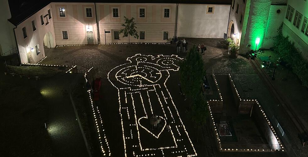 Lichterlabyrinth im Schlosshof | Copyright: Sophie Werner