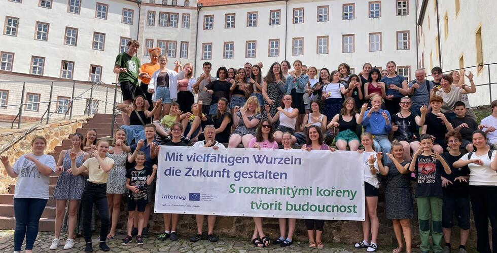 »Wurzeln und Flügel – Roots and Wings – Kořeny a křídla« | Copyright: SMG