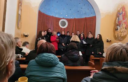 „Du bist zu uns gekommen, Christkind“ – „Přišlo jsi k nám, Jezulátko“