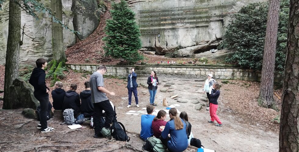 Field Education by Interdisciplinary excursions